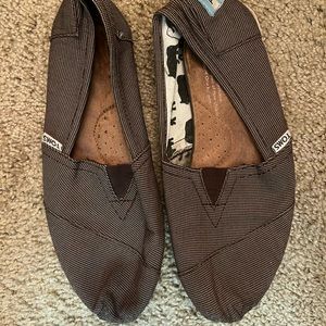 Tom’s casual shoes